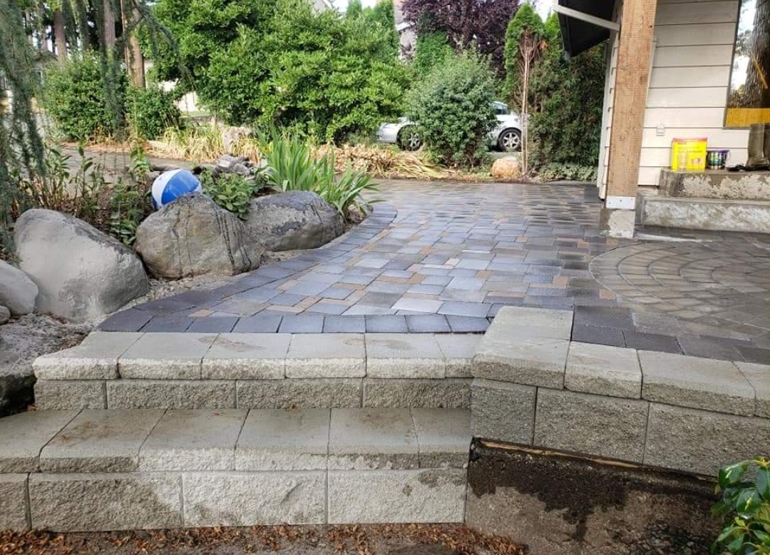 Curved Paver Patio